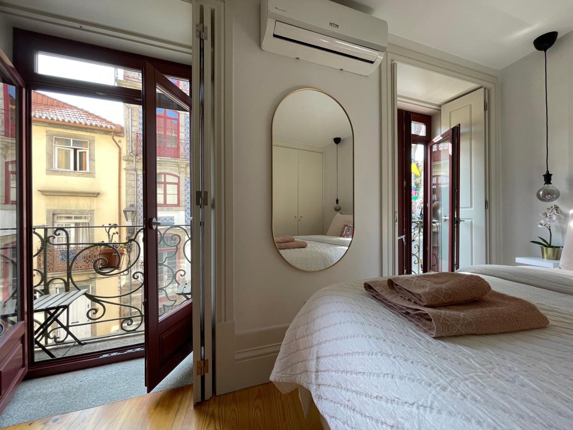 Historic Porto Balcony Hideaway - Taipas House 60アパートメント エクステリア 写真